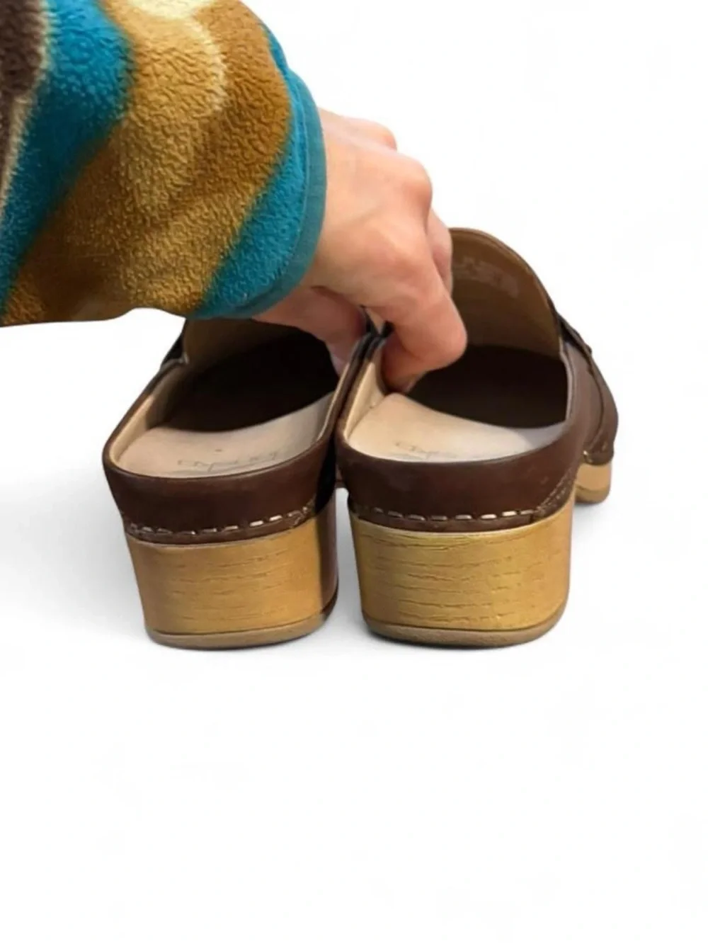 Brown leather Dansko clogs great condition‎ size 6 women’s